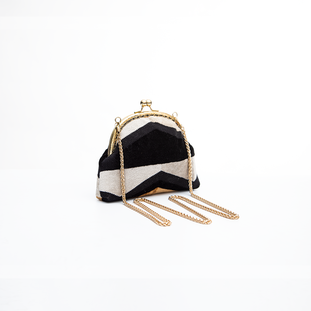 Elegant Black & Ivory Chevron Kiss-Lock Purse with Gold Chain